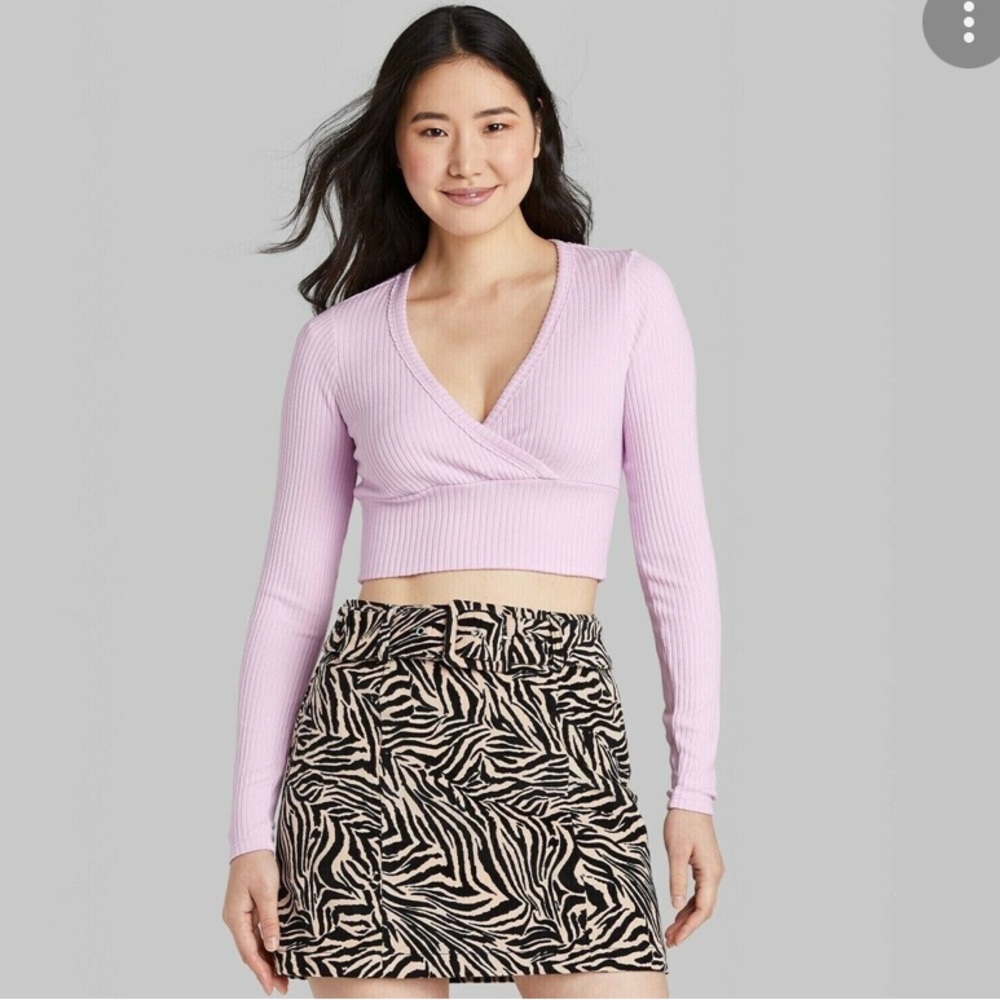 Lavender long sleeve crop top.